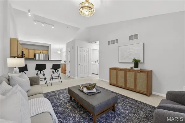 $277,500 | 1716 Preston Centre Drive, Fenton, MO 63026