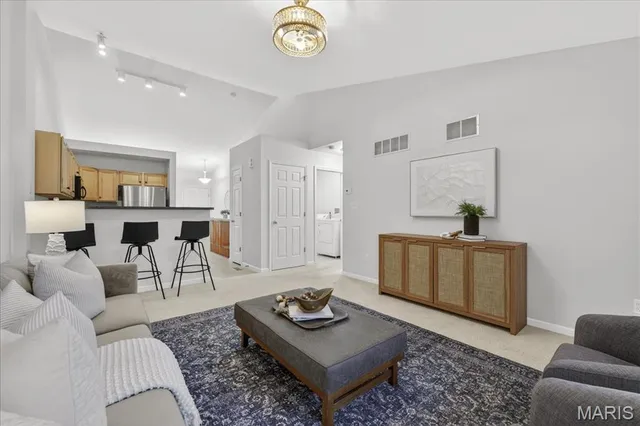 $285,000 | 1716 Preston Centre Drive, Fenton, MO 63026