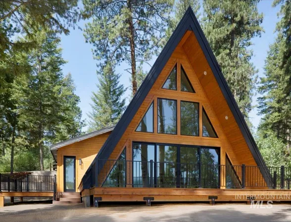 $649,000 | 7 Moonglow Circle, Garden Valley, ID 83622