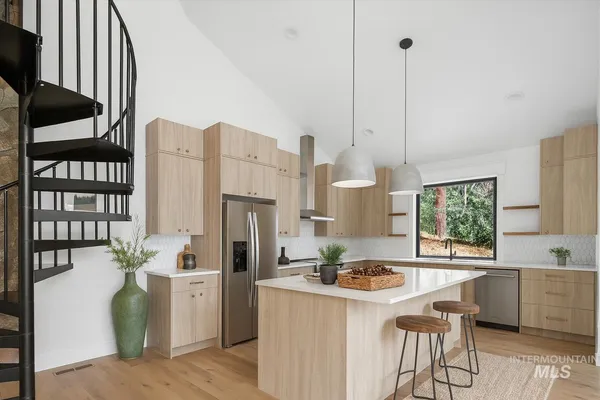 $649,000 | 7 Moonglow Circle, Garden Valley, ID 83622