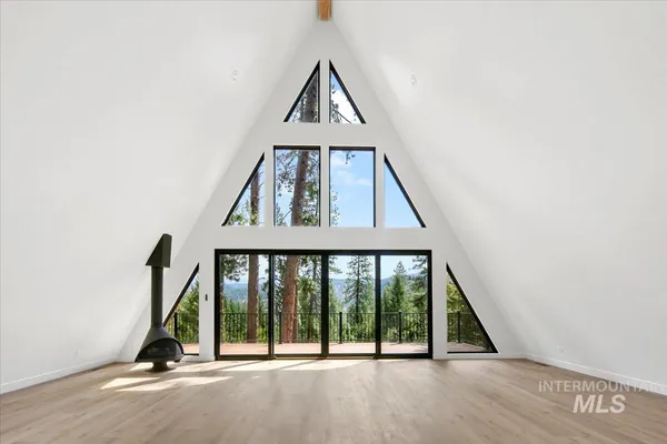 $649,000 | 7 Moonglow Circle, Garden Valley, ID 83622