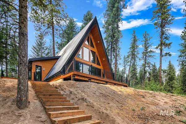 $649,000 | 7 Moonglow Circle, Garden Valley, ID 83622