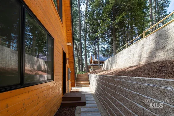 $649,000 | 7 Moonglow Circle, Garden Valley, ID 83622