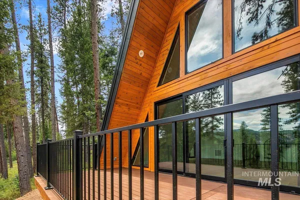 $649,000 | 7 Moonglow Circle, Garden Valley, ID 83622