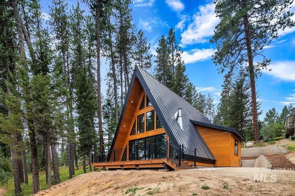 $649,000 | 7 Moonglow Circle, Garden Valley, ID 83622