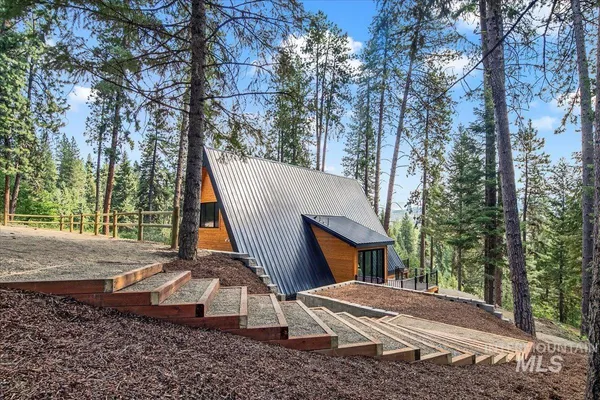 $649,000 | 7 Moonglow Circle, Garden Valley, ID 83622