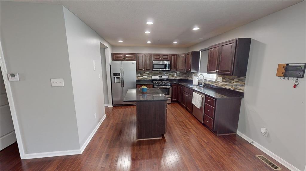 138 Watson Drive Warrendale, PA 15086 - Photo 6 of 24