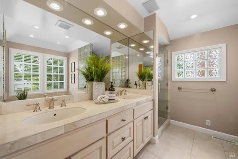 $2,999,999 | 852 2nd Street East, Sonoma, CA 95476
