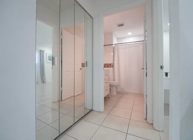 $2,000 | 438 Lake Carol Drive, West Palm Beach, FL 33411