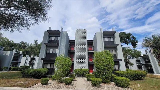 $1,300 | 415 Northwest 39th Road, Unit E, Gainesville, FL 32607