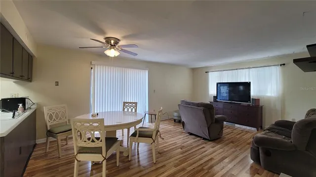 $1,300 | 415 Northwest 39th Road, Unit E, Gainesville, FL 32607