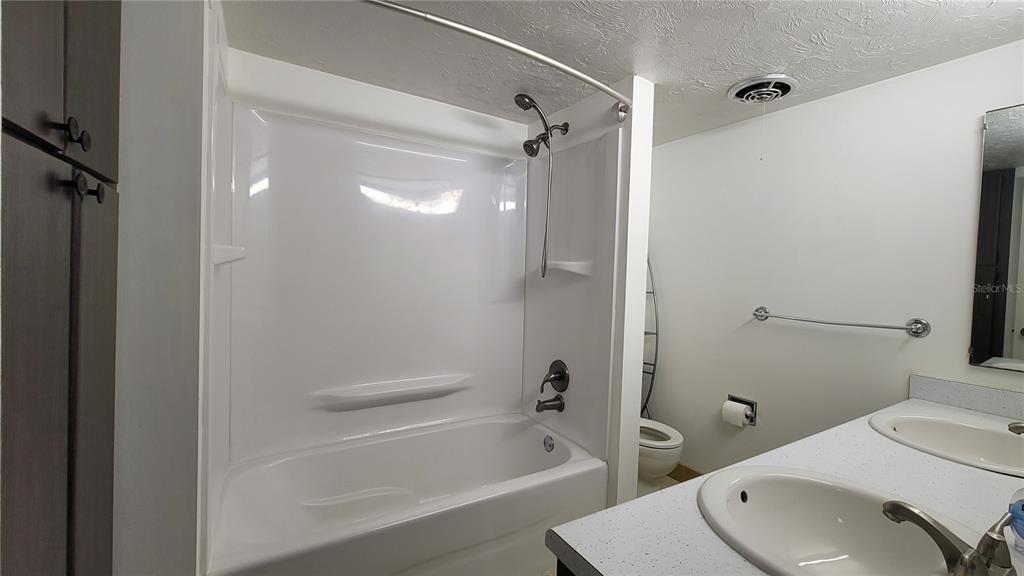 415 Northwest 39th Road, Unit E Gainesville, FL 32607 - Photo 7 of 14