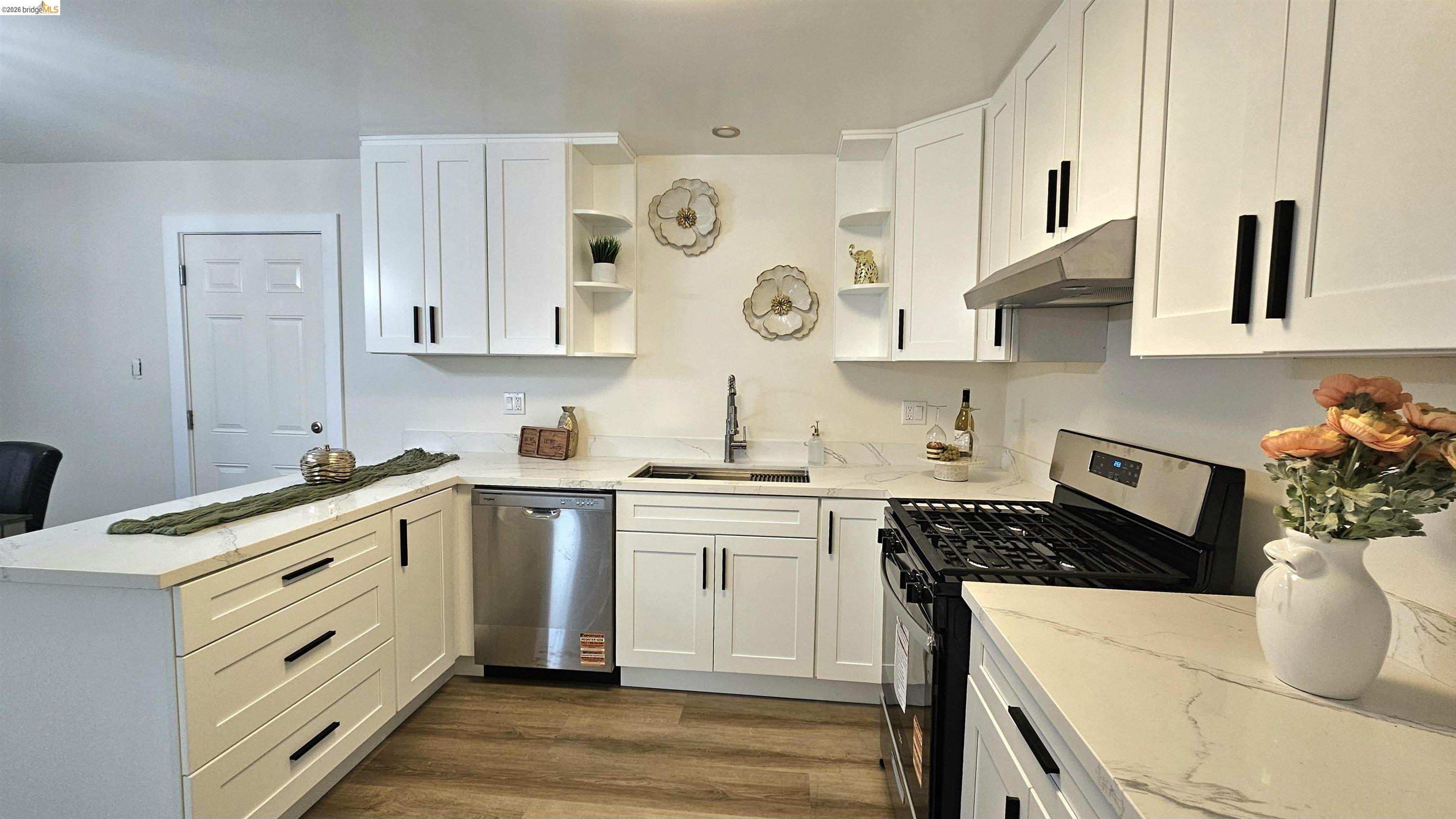 95 West Leland Road Pittsburg, CA 94565 - Photo 8 of 25