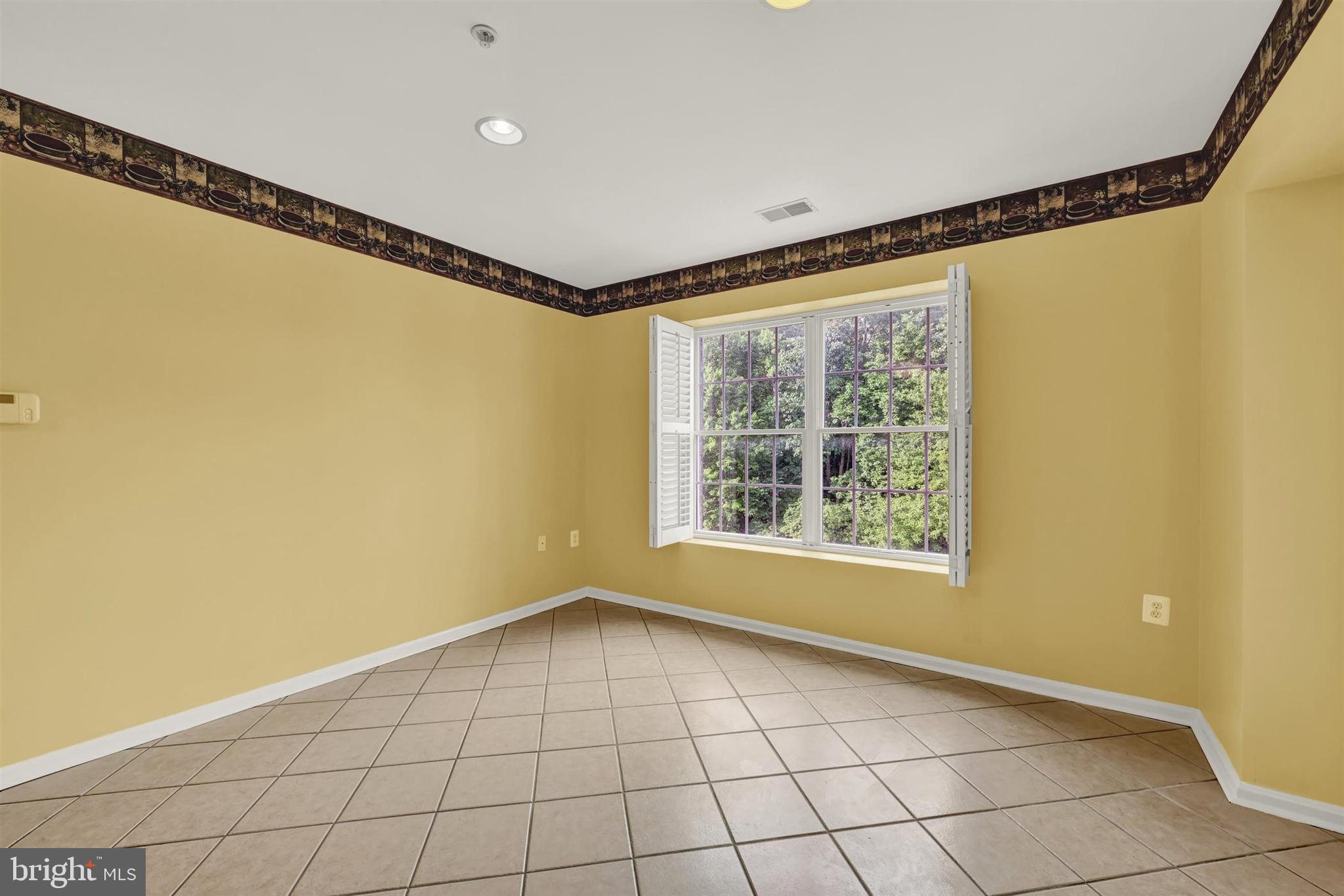 12021 Tralee Road, Unit 402 Lutherville-Timonium, MD 21093 - Photo 18 of 36 Kitchen Table Area