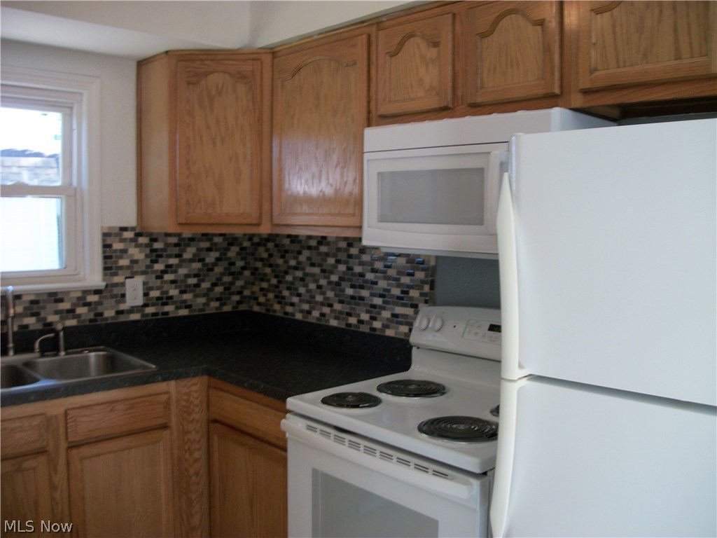 15500 Wingate Road Maple Heights, OH 44137 - Photo 4 of 19 Gallery Image 4