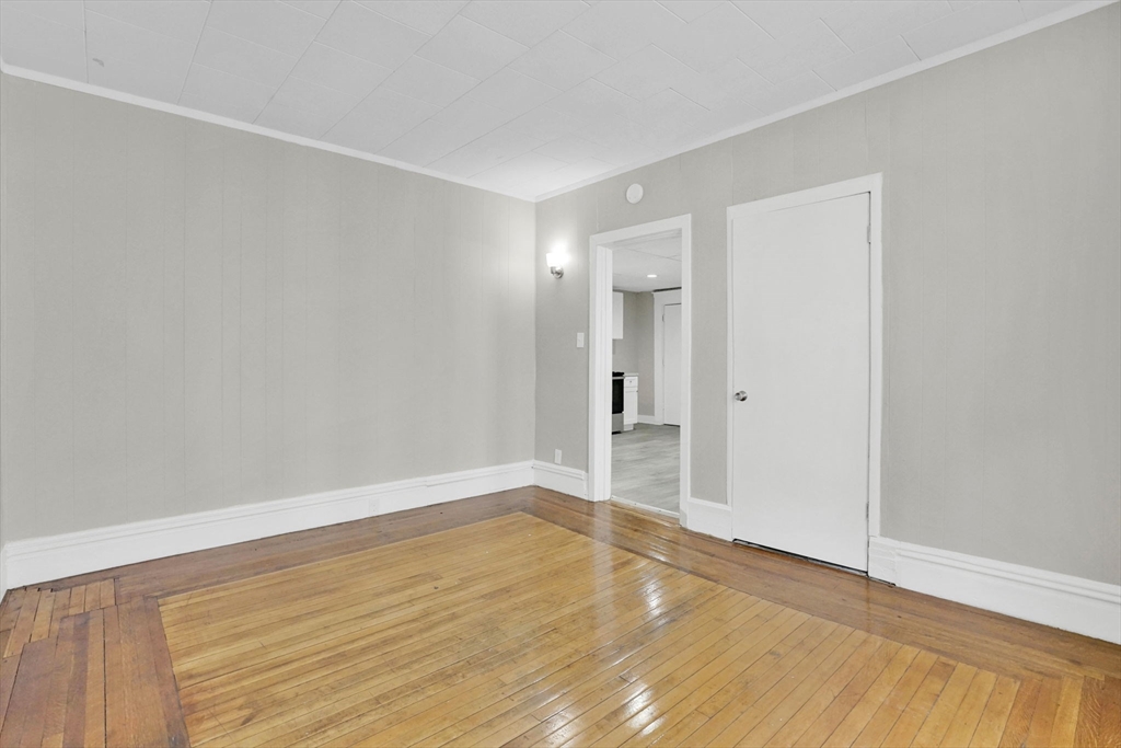 52 Thompson Street Springfield, MA 01109 - Photo 12 of 37 Gallery Image 12