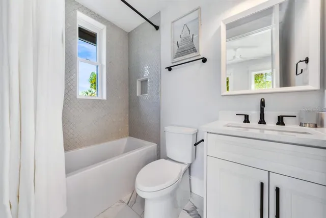 $3,499,000 | 421 Alamanda Road, Anna Maria, FL 34216