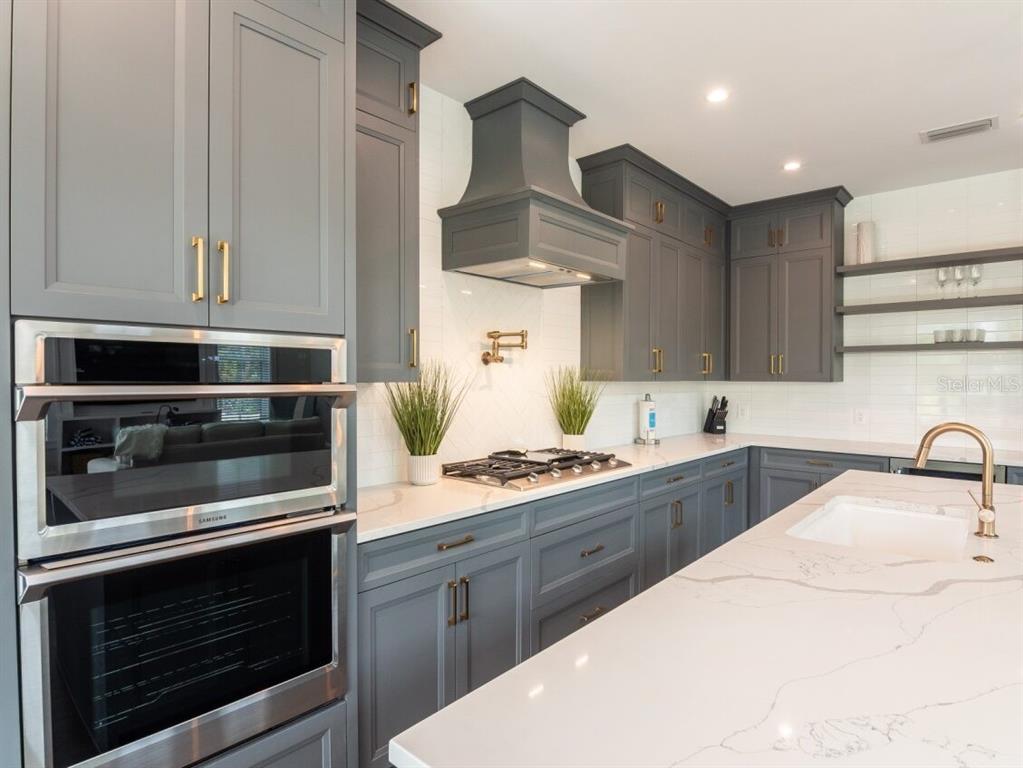 421 Alamanda Road Anna Maria, FL 34216 - Photo 9 of 51