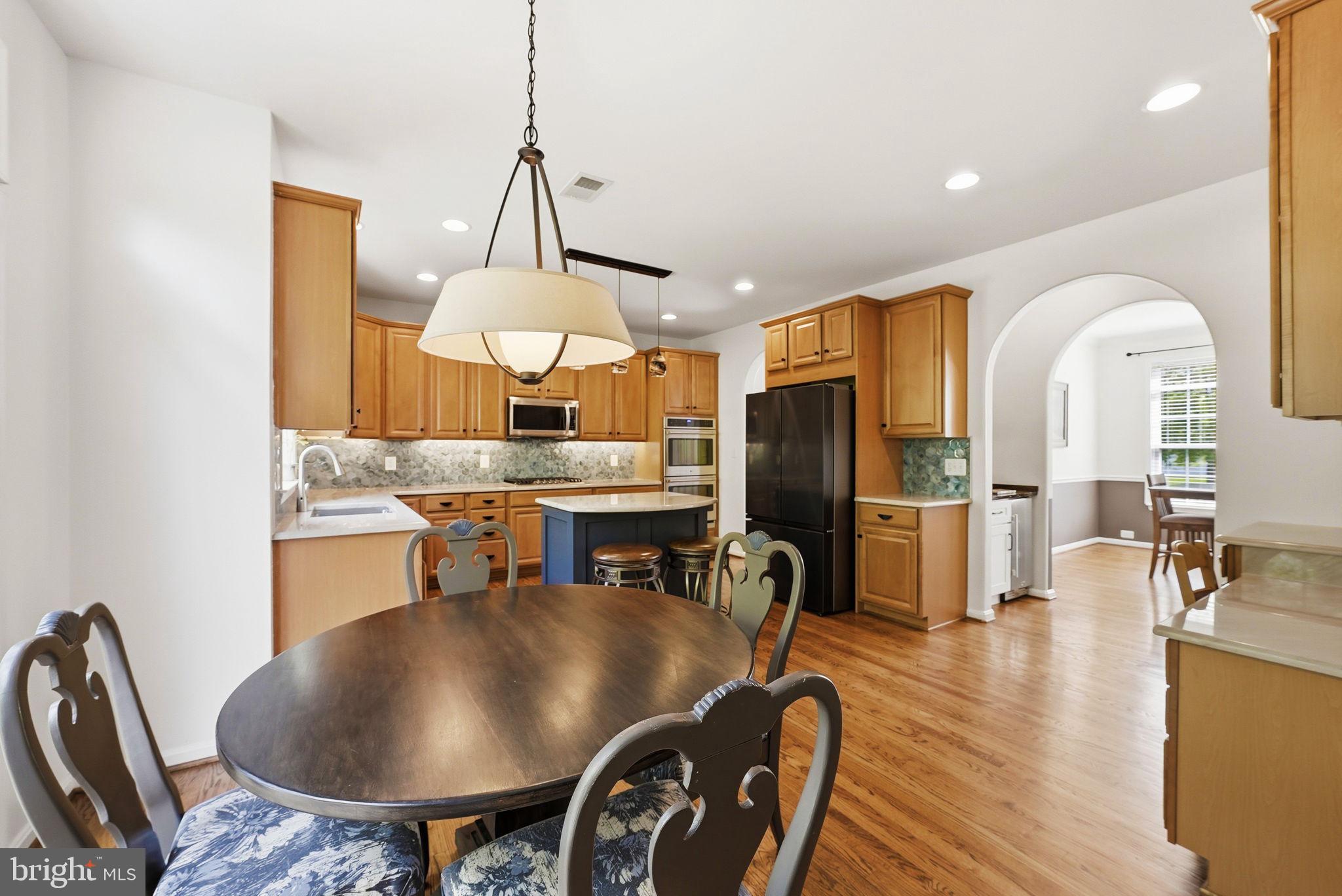 8315 Shimmering Rock Road Gainesville, VA 20155 - Photo 13 of 49 Kitchen and Eat-in-Area