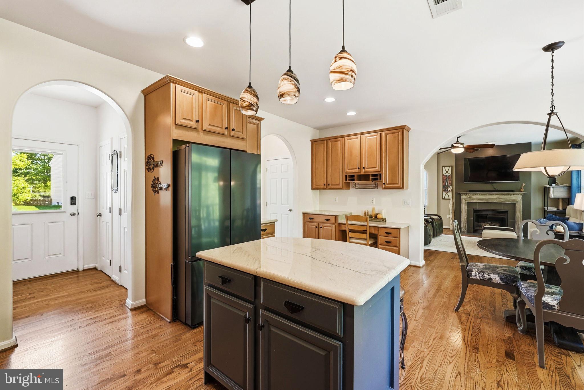 8315 Shimmering Rock Road Gainesville, VA 20155 - Photo 17 of 55 Kitchen