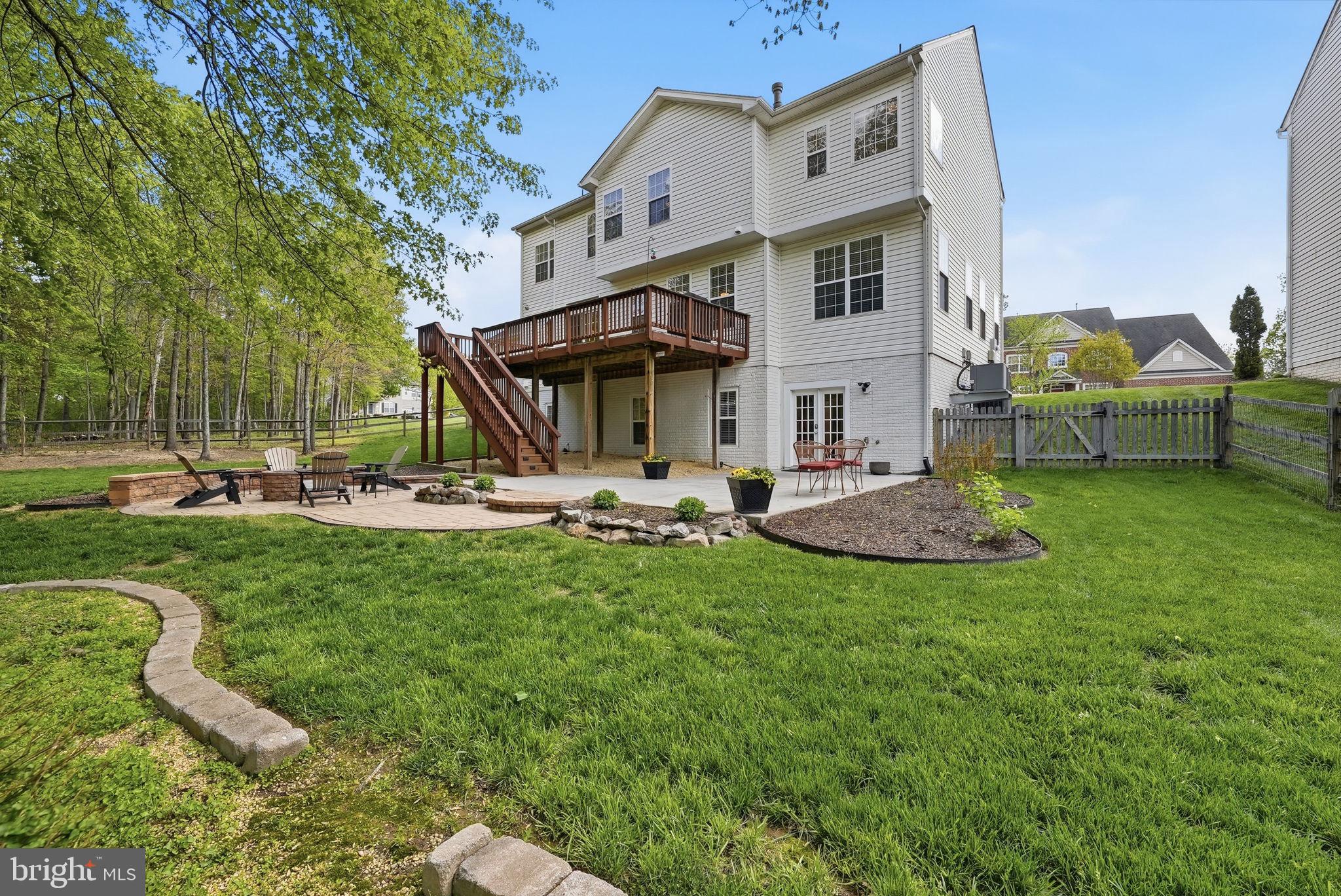 8315 Shimmering Rock Road Gainesville, VA 20155 - Photo 50 of 55 Back Exterior - Side View