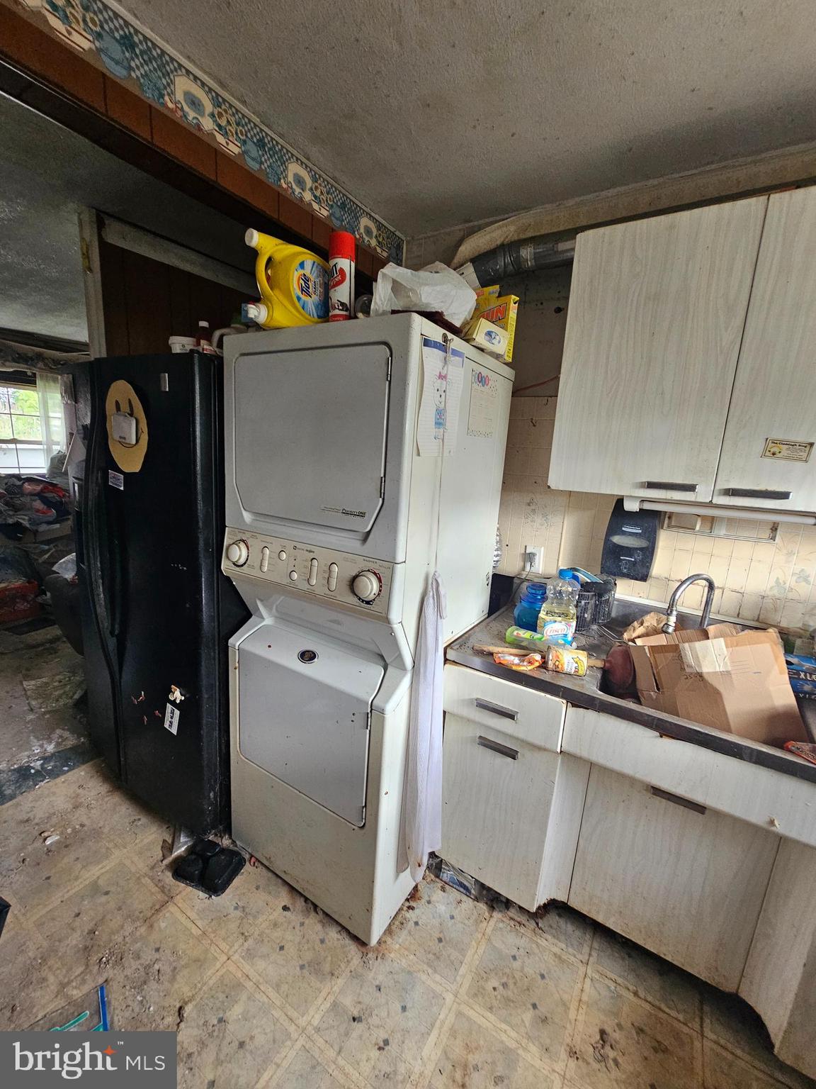 139 Ivy Hill Road Levittown, PA 19057 - Photo 16 of 30 a kitchen with stainless steel appliances granite countertop a refrigerator and a stove