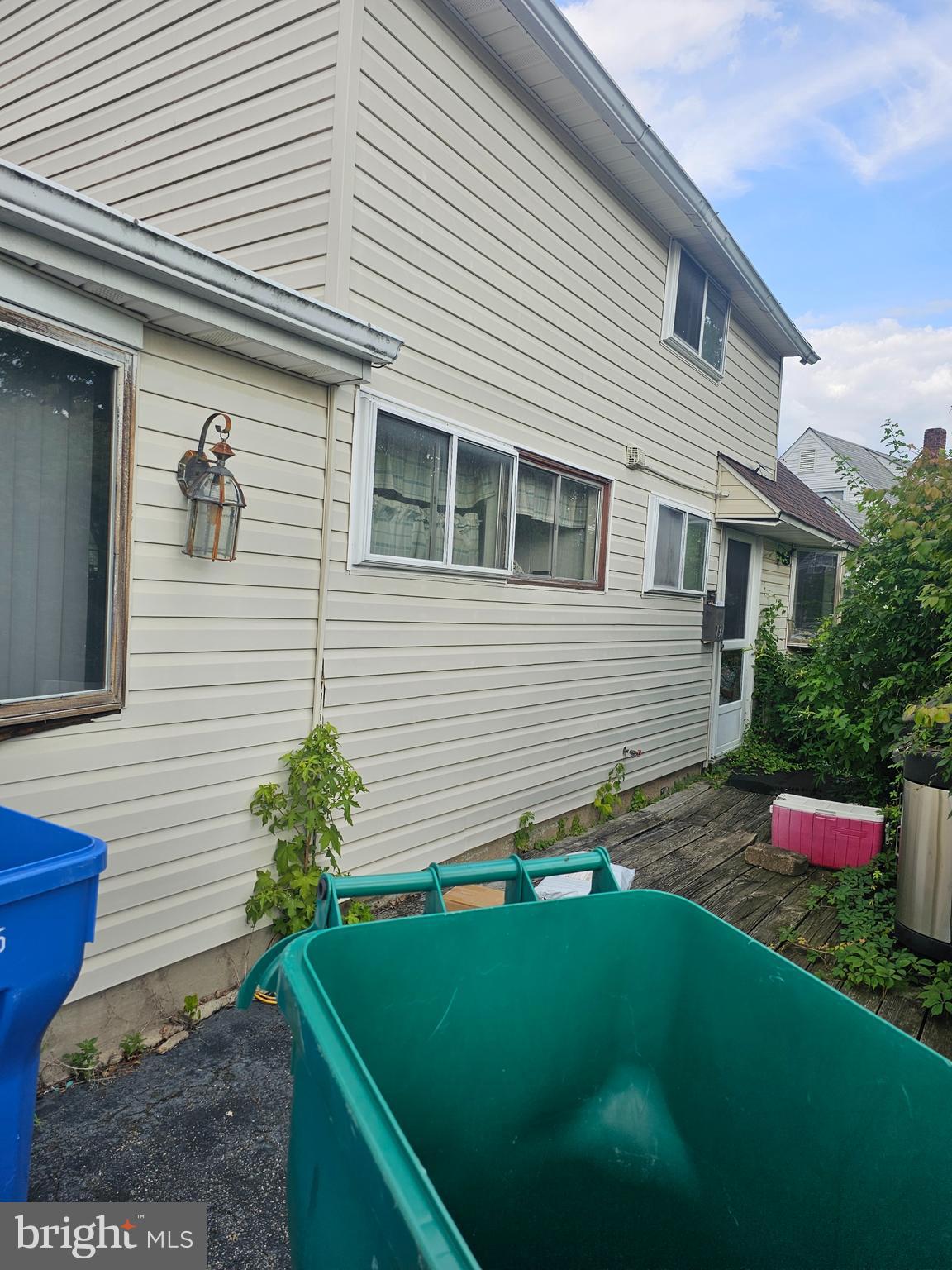 139 Ivy Hill Road Levittown, PA 19057 - Photo 27 of 30 a backyard of a house with lots of green space