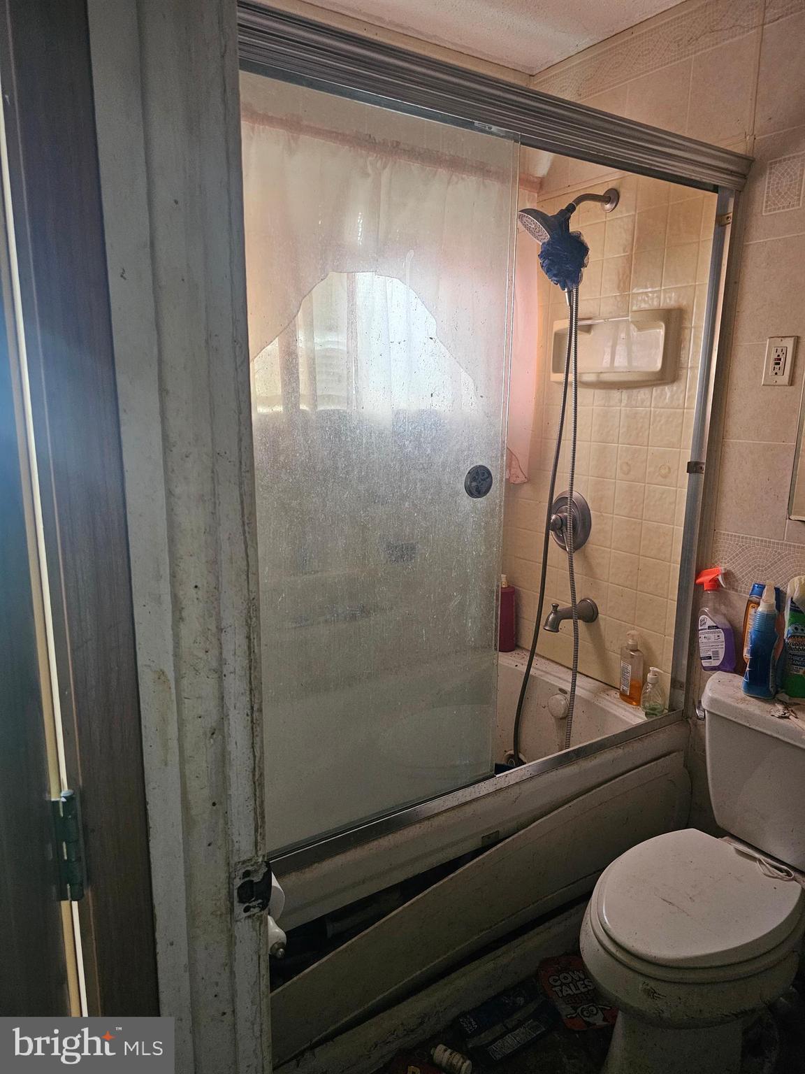 139 Ivy Hill Road Levittown, PA 19057 - Photo 4 of 30 a bathroom with a toilet and a shower