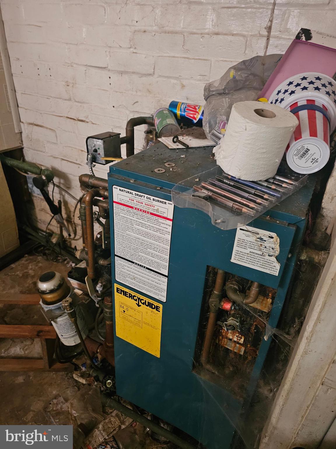 139 Ivy Hill Road Levittown, PA 19057 - Photo 6 of 30 a close view of stove
