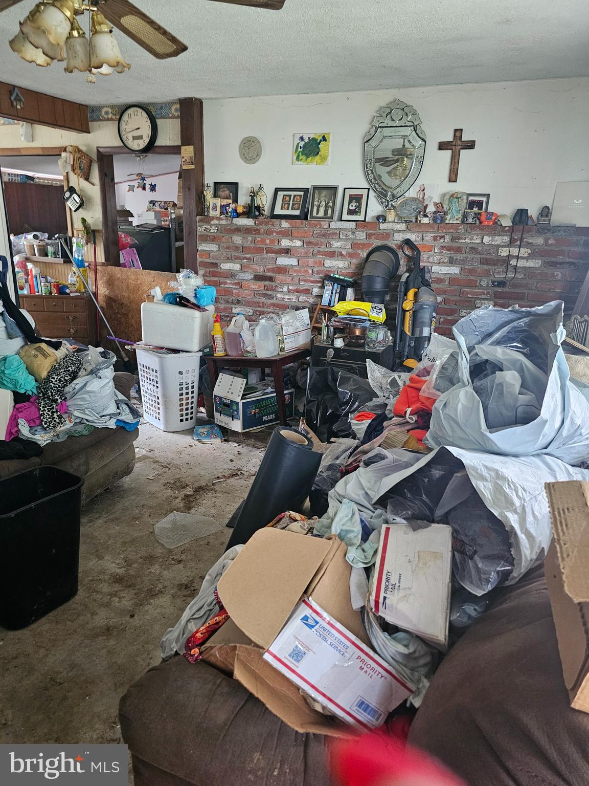 139 Ivy Hill Road Levittown, PA 19057 - Photo 10 of 30 a room with gym equipment