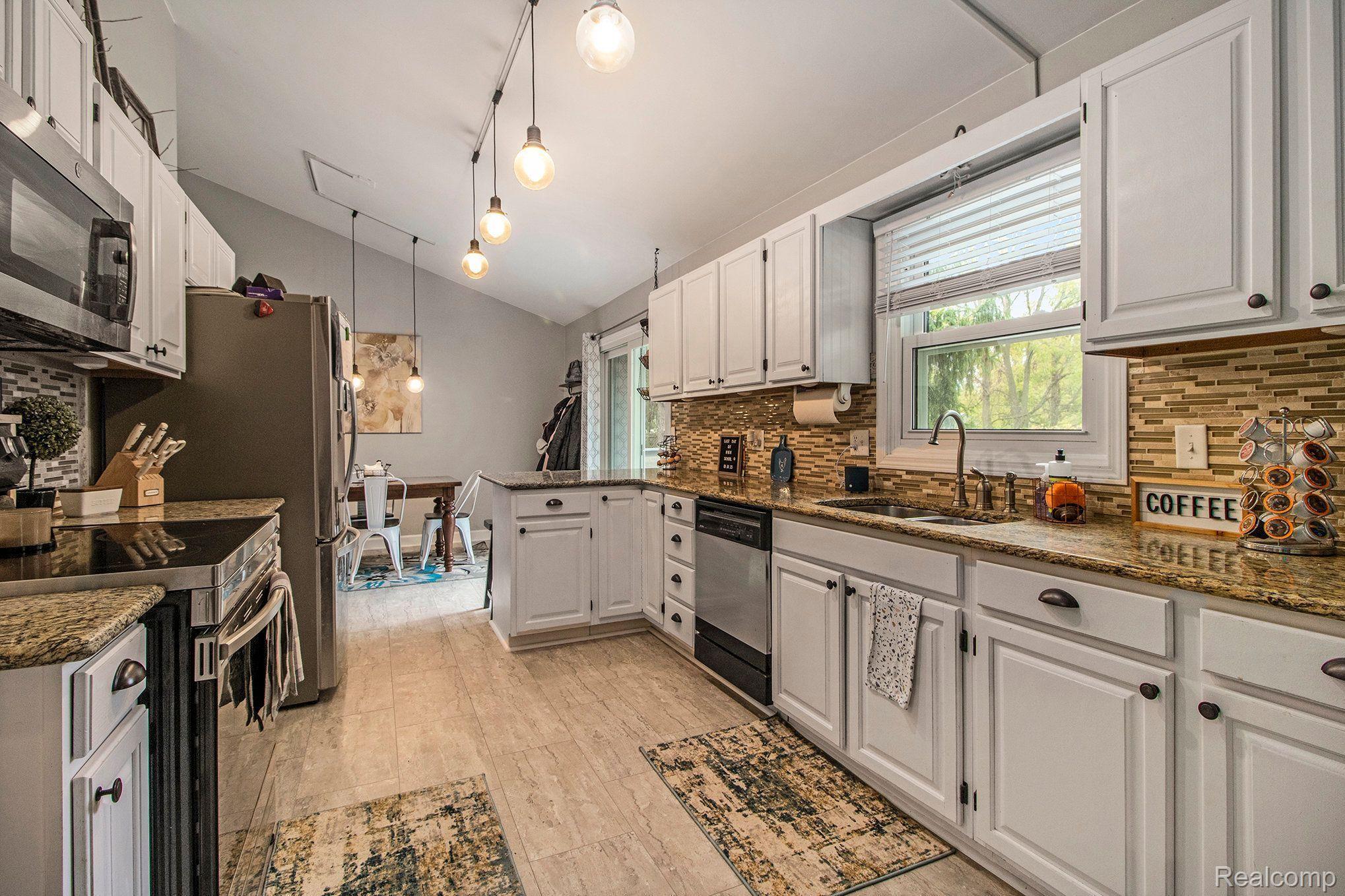 41595 Savage Road Belleville, MI 48111 - Photo 13 of 43 Gallery Image 13