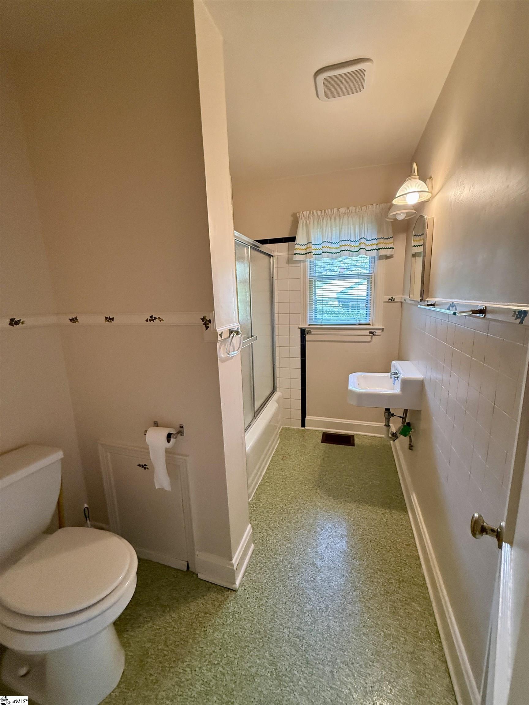 301 Pine Street Clinton, SC 29325 - Photo 14 of 20