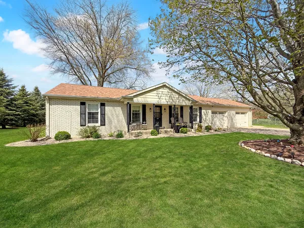 $241,000 | 107 3rd Street, Broadlands, IL 61816