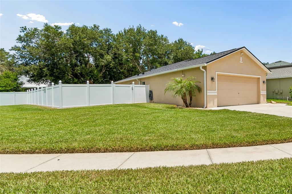 32323 Fish Hook Loop Wesley Chapel, FL 33545 - Photo 6 of 76