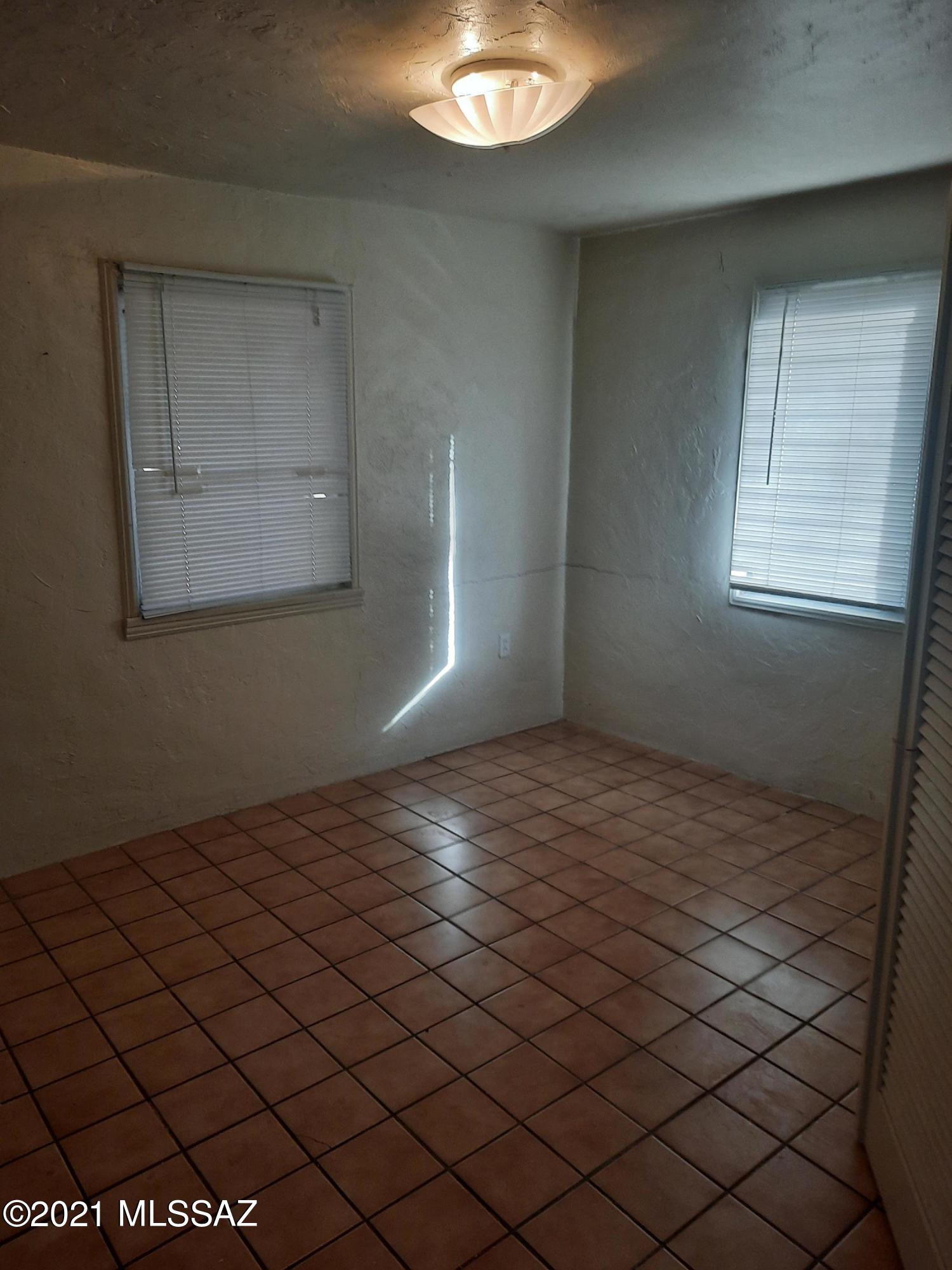 2117 East Silver Street Tucson, AZ 85719 - Photo 5 of 15