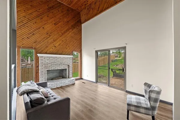 $300,000 | 14609 Laquinta Drive, Grandview, MO 64030
