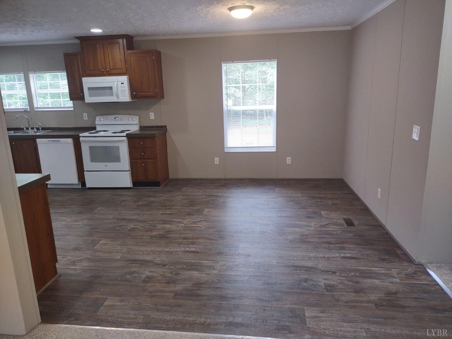 6007 Carters Mill Road Huddleston, VA 24104 - Photo 4 of 9 Gallery Image 4