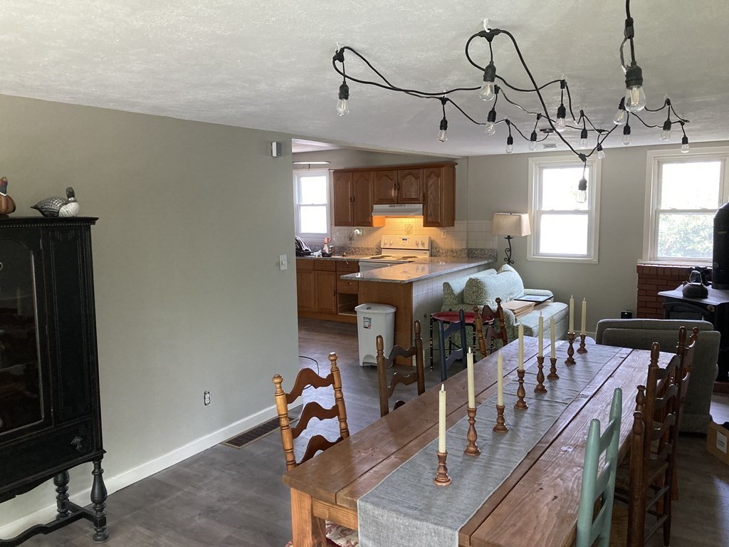 26 Hayes Street Woonsocket, RI 02895 - Photo 8 of 21 Gallery Image 8