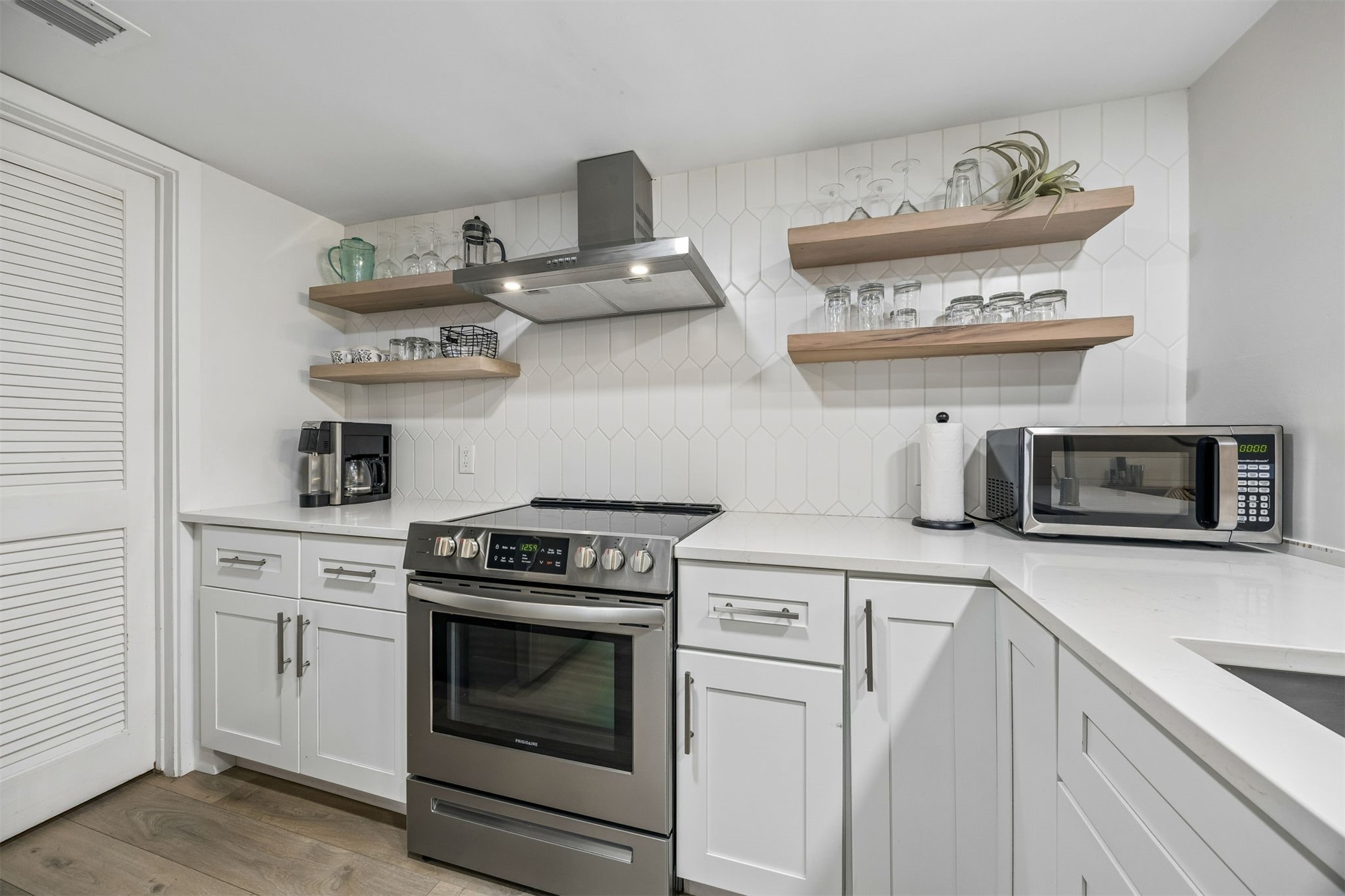 2113 Beachwood Road Fernandina Beach, FL 32034 - Photo 7 of 48 Updated kitchen