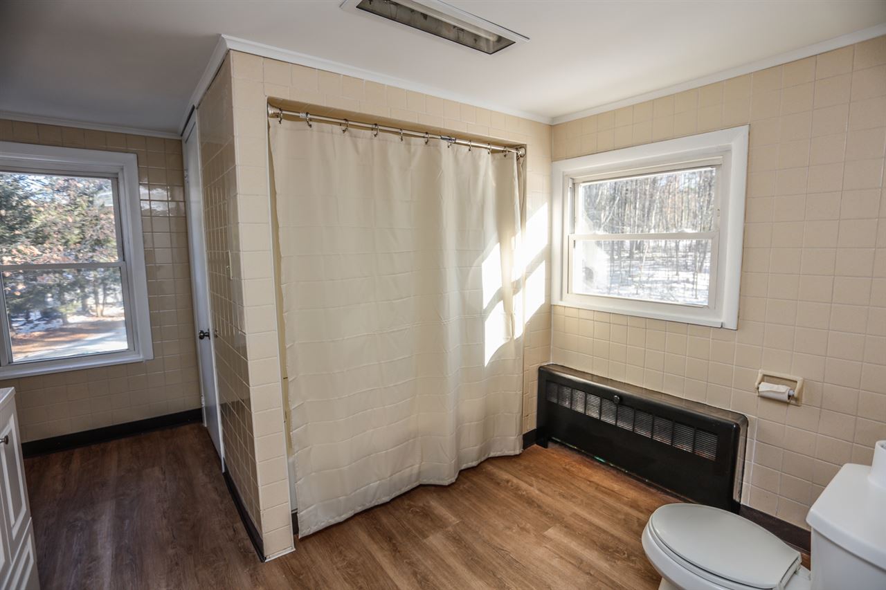 28 Benton Road Hooksett, NH 03106 - Photo 18 of 36