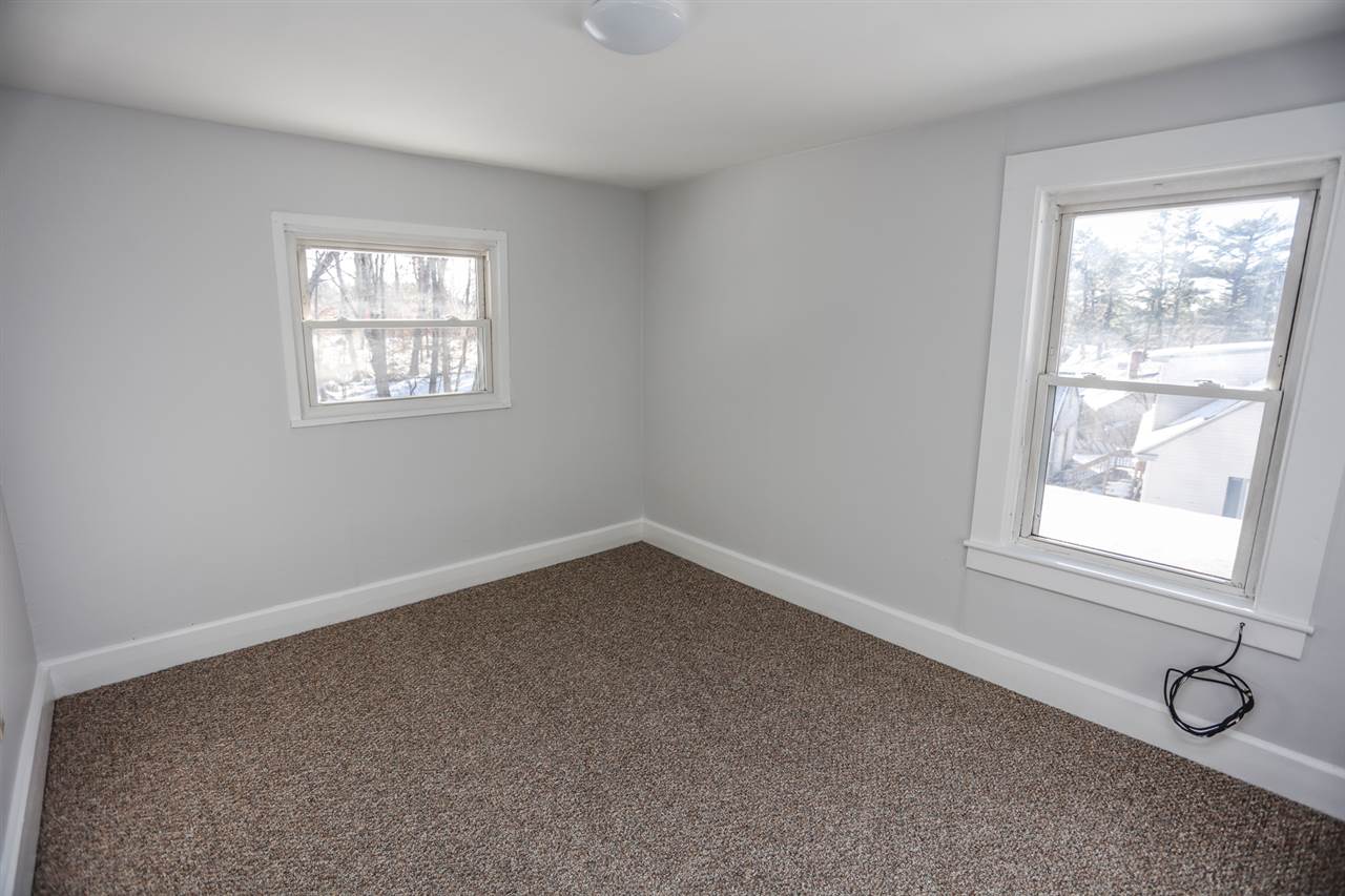 28 Benton Road Hooksett, NH 03106 - Photo 20 of 36