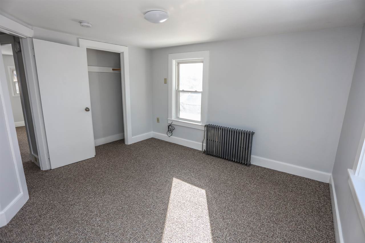 28 Benton Road Hooksett, NH 03106 - Photo 25 of 36