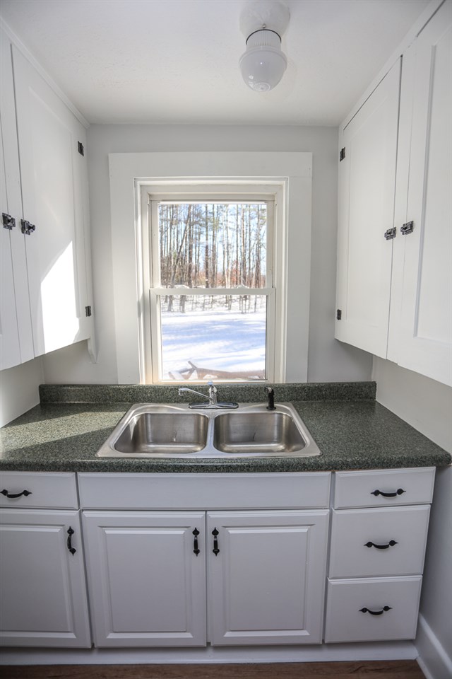 28 Benton Road Hooksett, NH 03106 - Photo 31 of 36