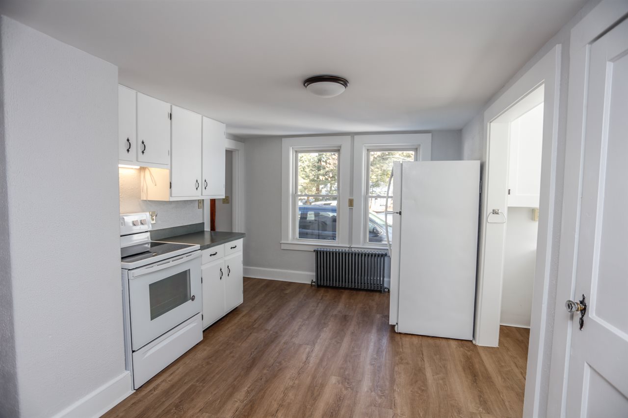 28 Benton Road Hooksett, NH 03106 - Photo 5 of 36