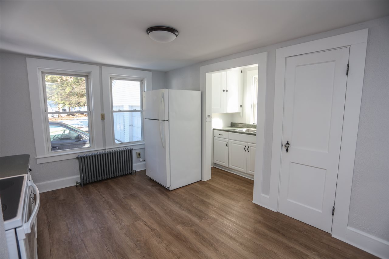 28 Benton Road Hooksett, NH 03106 - Photo 6 of 36