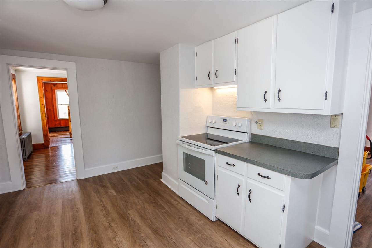 28 Benton Road Hooksett, NH 03106 - Photo 7 of 36