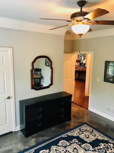 10601 Riva Road Louisville, KY 40223 - Photo 15 of 56 entry1