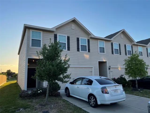 $1,960 | 112 Blue Crest Lane, Brookshire, TX 77423