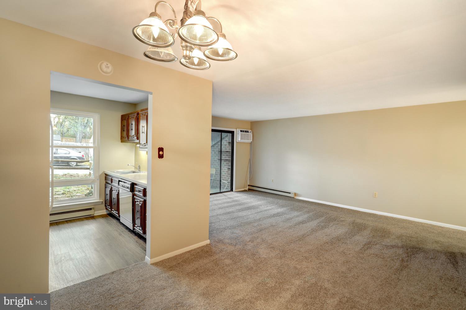 813 Fremont Street Lancaster, PA 17603 - Photo 5 of 33