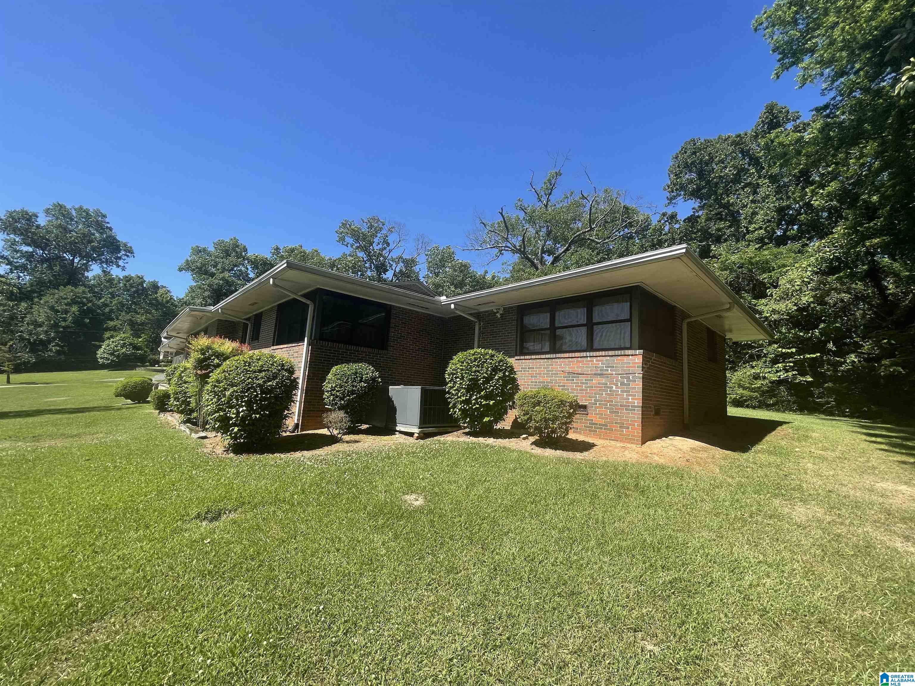 624 Ridge Top Circle Birmingham, AL 35206 - Photo 8 of 33